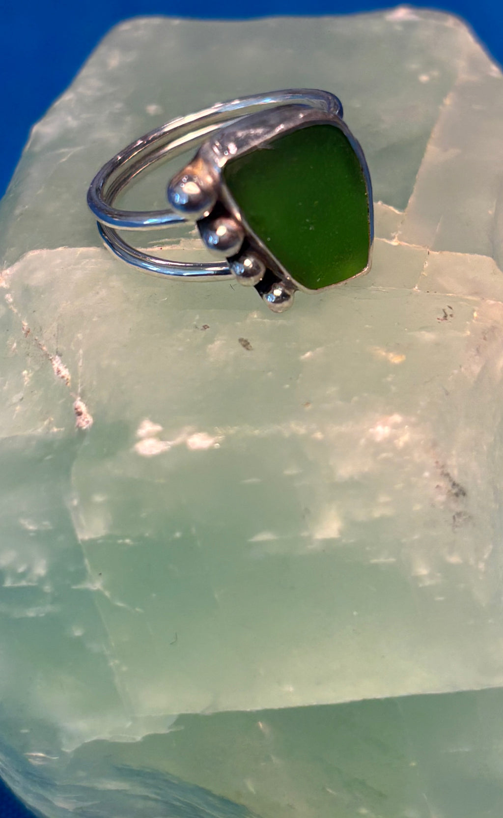 STERLING SILVER & SEA GLASS RING